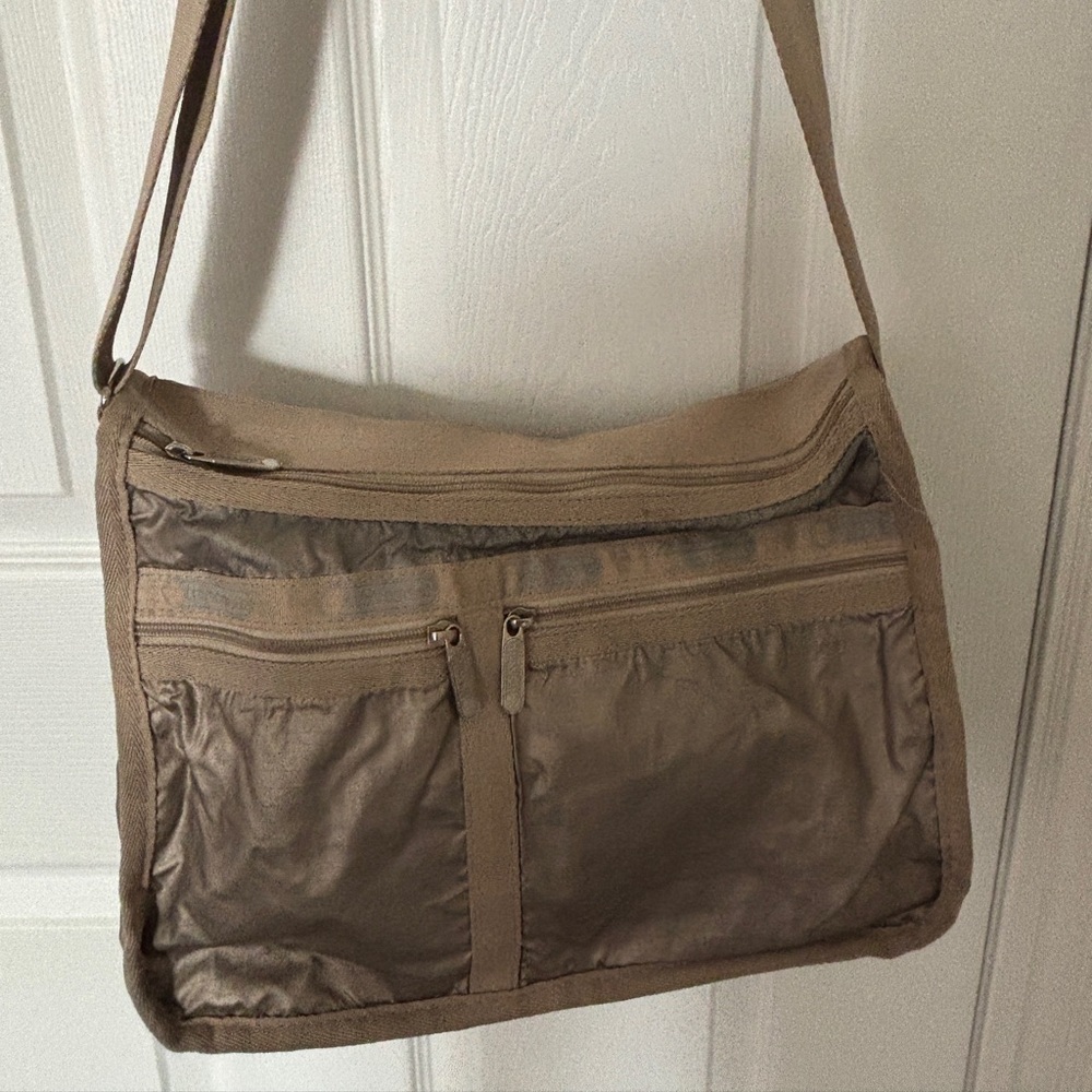 Le Sac Sportif Stylish muted gold Bag in fair condition
